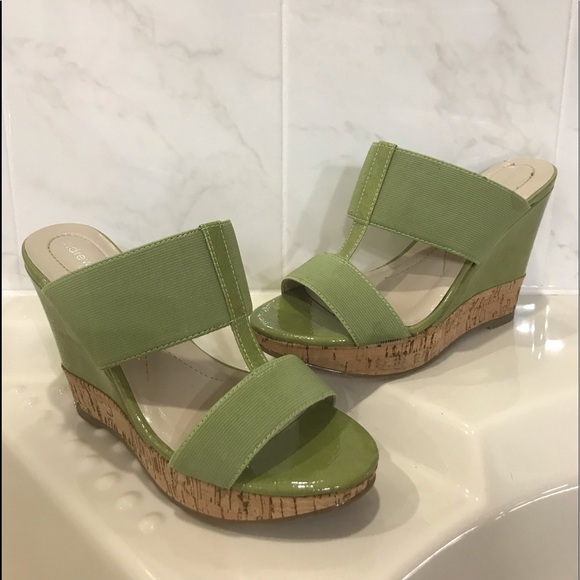Andrew Geller Shoes - 🎉HP🎉NWOT Women’s Wedge Shoes